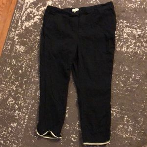 Black Capri pants